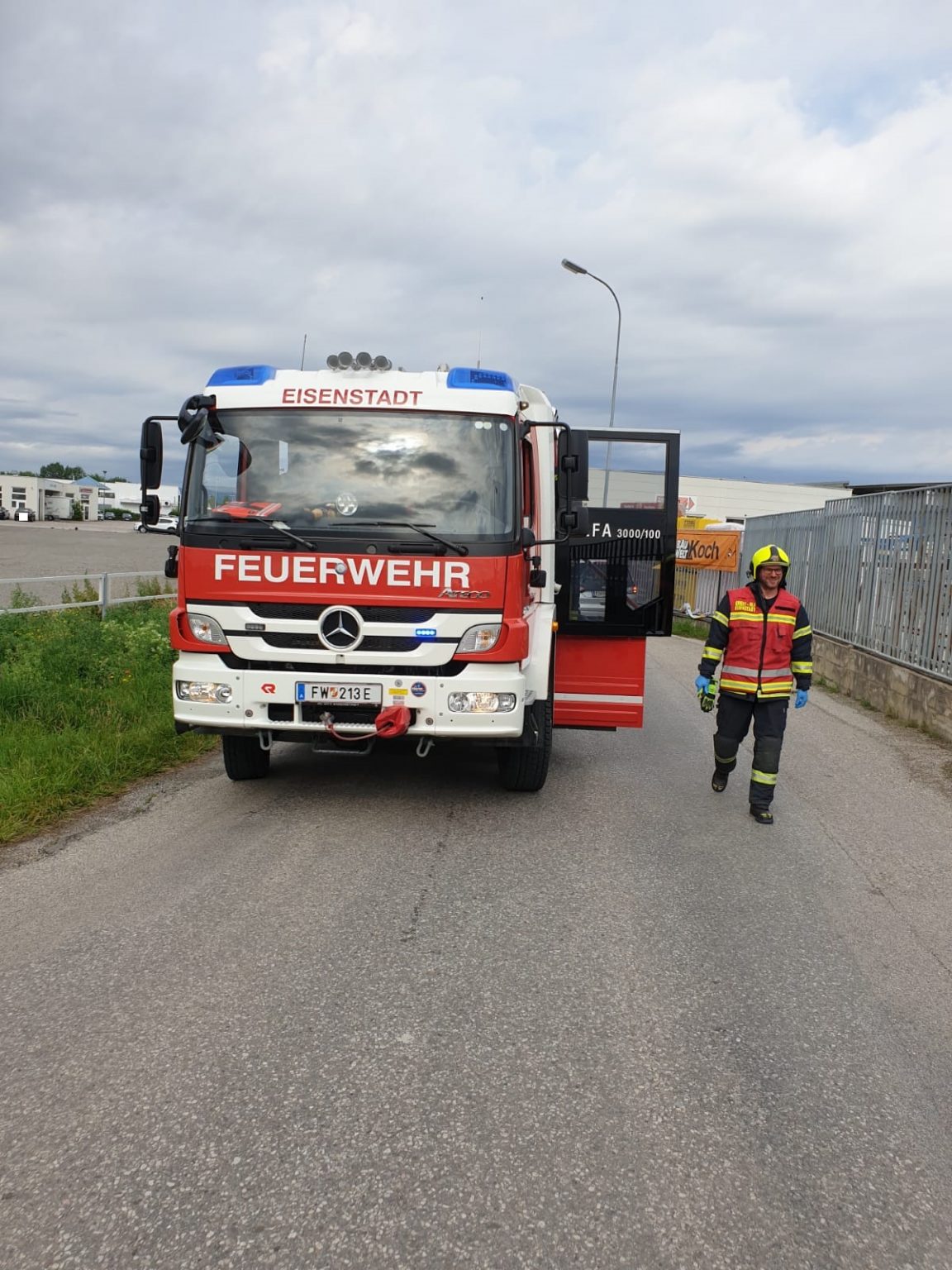 Sirenenalarm – Zug Gegen Auto- Vermeintlich Eingeklemmte Person ...